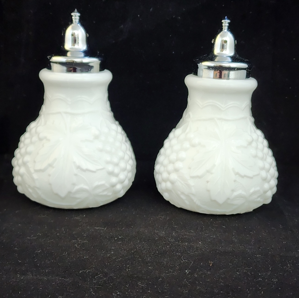 Vtg Imperial Milk Glass Grape Vine Pattern Salt & Pepper Shaker Set